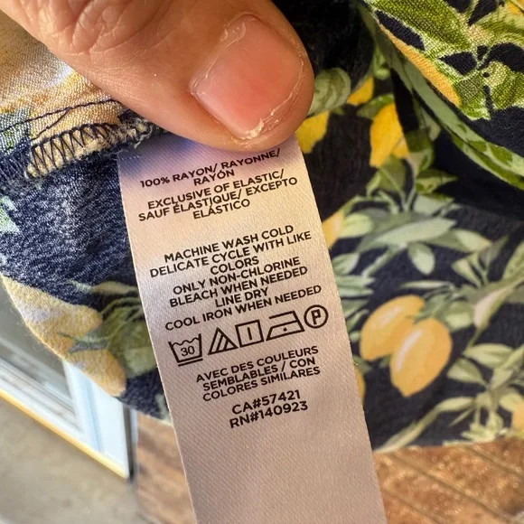 LOFT Lemon Pattern Blouse - Navy and Yellow - Picture 4 of 6